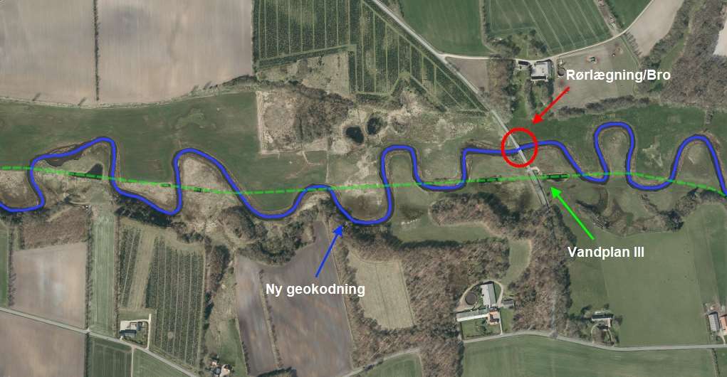 Figur 2.3 Eksempel på den ændrede geokodning som er udført under netværksopsætningen fra Vandplan III til GeoDanmarks vandløbsmidte.